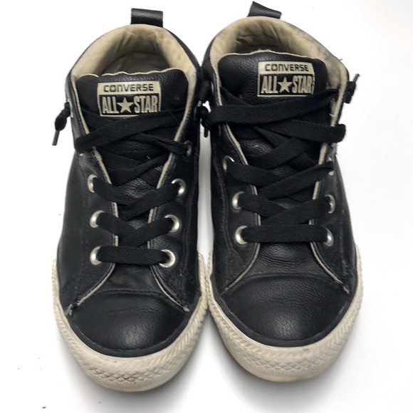 SOLD     Boys black converse All star shoes size 3.5 - Picture 1 of 4